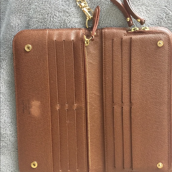 Louis Vuitton Wallet - Picture 5 of 8
